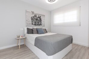 1 habitación, tabla de planchar con plancha, wifi y ropa de cama 