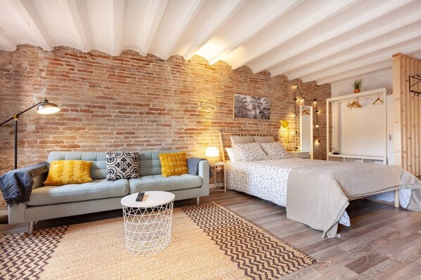 Iron/ironing board, WiFi, bed sheets - Loft en Centro Histórico Tarragona C/Santa Anna (Tarragona)