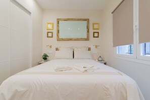 2 bedrooms, iron/ironing board, travel cot, WiFi
