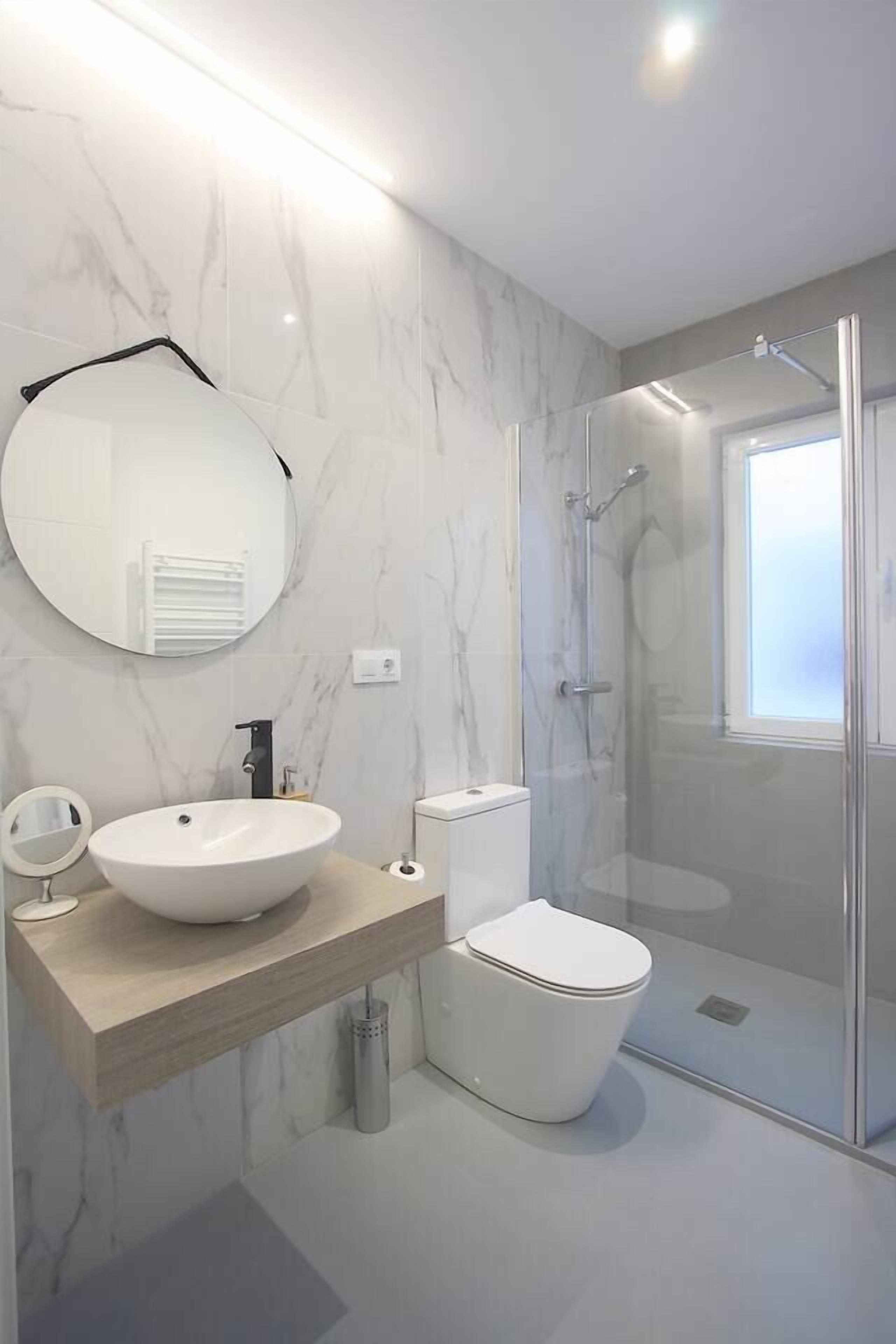 Free toiletries, hair dryer