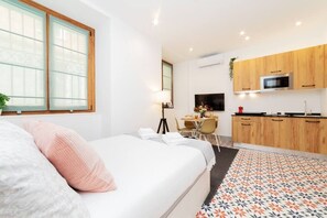 1 slaapkamer, een strijkplank/strijkijzer, wifi, beddengoed