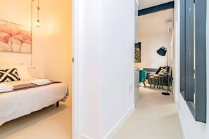2 habitaciones, tabla de planchar con plancha, wifi y ropa de cama 