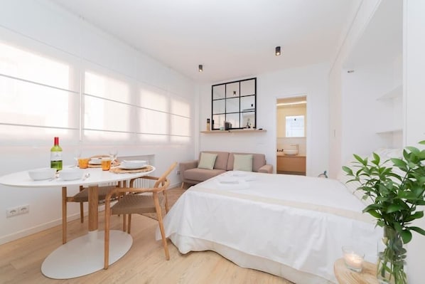 1 makuuhuone, silitysrauta/-lauta, Wi-Fi, vuodevaatteet