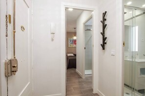 Hair dryer - Sensacional Apartamento Junto a Palacio Real (Madrid)