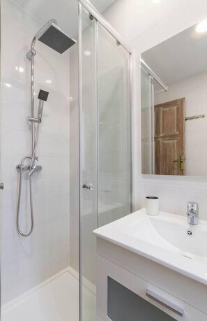 Hair dryer - Sensacional Apartamento Junto a Palacio Real (Madrid)