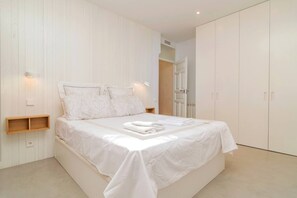 3 soverom, strykejern/-brett, wi-fi og sengetøy