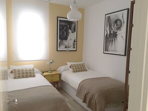 2 chambres, fer et planche à repasser, Wi-Fi, literie fournie