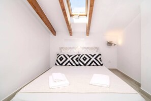 2 soverom, strykejern/-brett, wi-fi og sengetøy