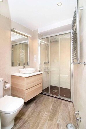 Hair dryer - Apartamento en Madrid junto Plaza Mayor, Centro.CJ (Madrid)