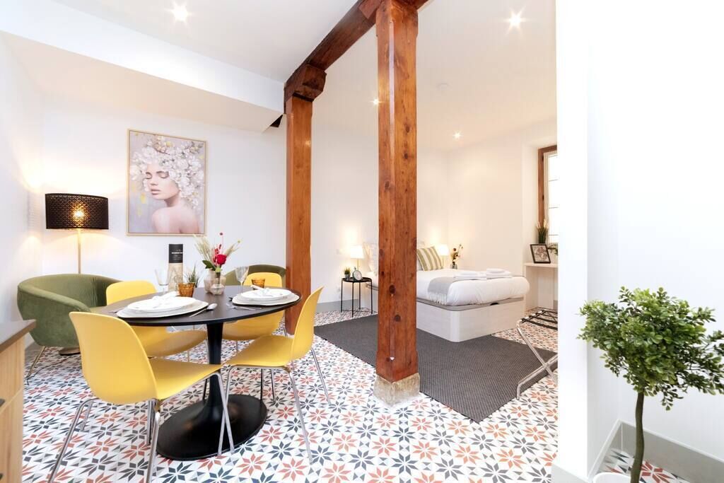 1 slaapkamer, een strijkplank/strijkijzer, wifi, beddengoed