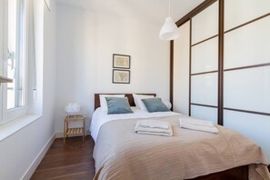 2 slaapkamers, een strijkplank/strijkijzer, wifi, beddengoed