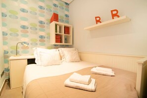 2 habitaciones, tabla de planchar con plancha, wifi y ropa de cama 