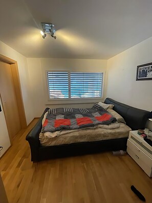 3 bedrooms, desk, soundproofing, iron/ironing board - Ultra Luxurious House Lake view (Niederried bei Interlaken)