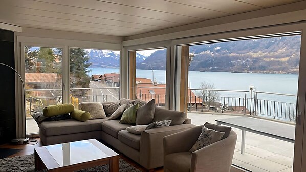 Smart TV, fireplace - Ultra Luxurious House Lake view (Niederried bei Interlaken)