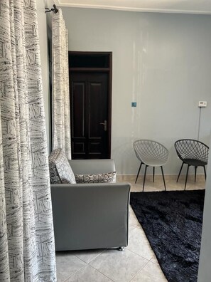 Living area - MUNDELI HOMES LTD (Kampala)