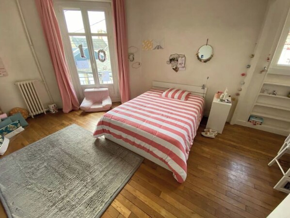 5 bedrooms