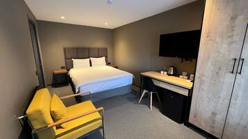 Economy-værelse | Pengeskab på værelset, mørklægningsgardiner, gratis Wi-Fi