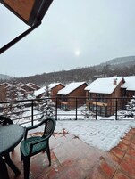 Family House | In-room safe, blackout drapes, free WiFi