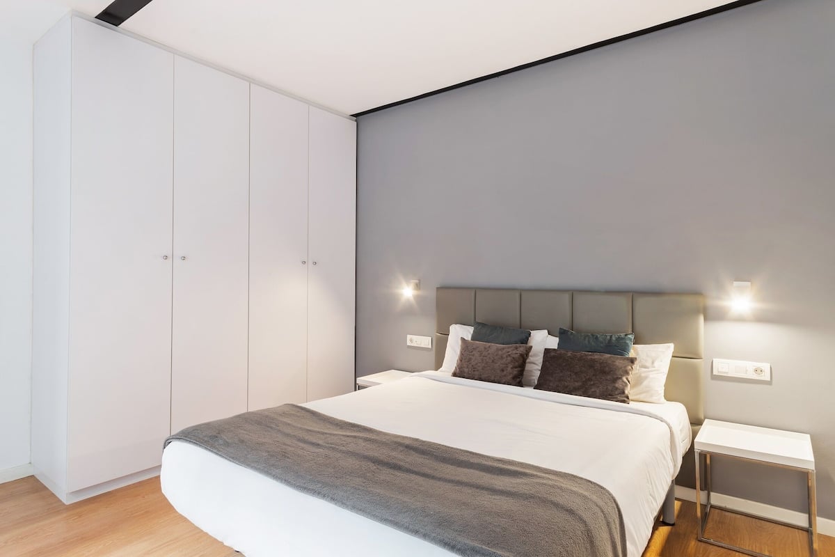 2 bedrooms, iron/ironing board, free cots/infant beds, free WiFi