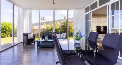 Fantastic home with amazing sea views