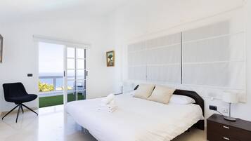 4 slaapkamers, een strijkplank/strijkijzer, gratis wifi, beddengoed