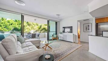 Smart TV, books, offices