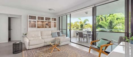 Smart TV, books, offices