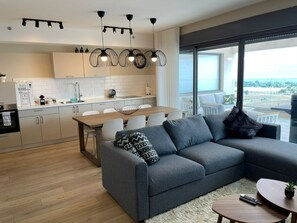 C Kinneret 16 | Salle de séjour | Télévision à écran plat