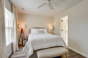 3 bedrooms, iron/ironing board, free WiFi, bed sheets - 17th Ave South Unit A (Nashville)