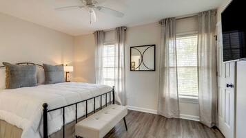 3 bedrooms, iron/ironing board, travel crib, free WiFi