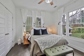 3 bedrooms, desk, iron/ironing board, travel cot