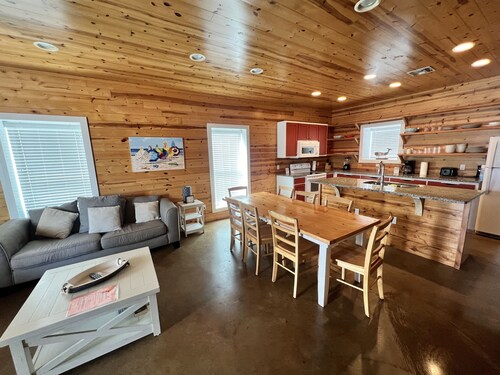 Blue Paradise- Seaside retreat at The Commons 