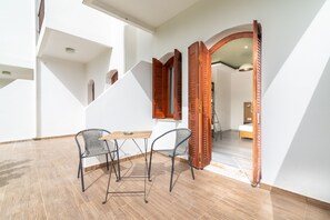 Quarto quádruplo standard | Terraço/pátio