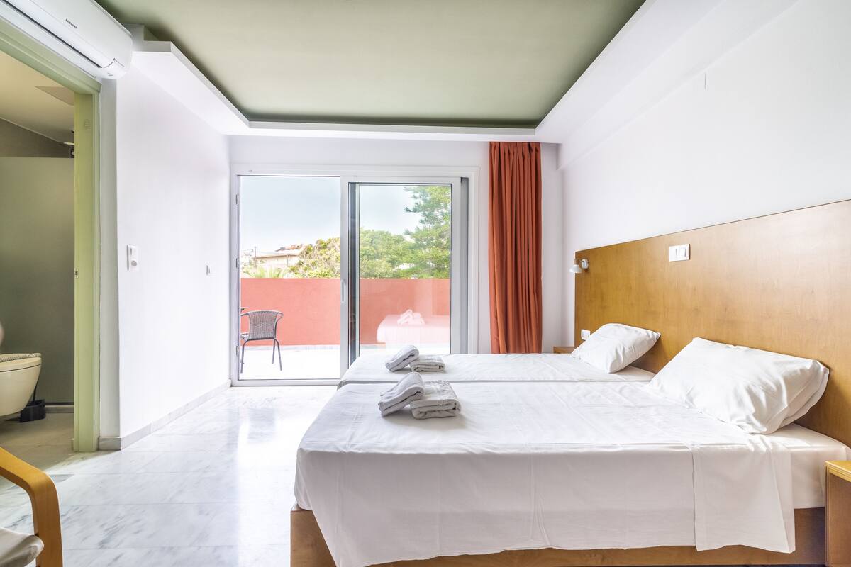 Superior Double or Twin Room | Laptop workspace, iron/ironing board (on request), WiFi (free)