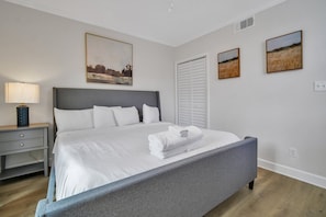 1 chambre, fer et planche à repasser, Wi-Fi gratuit, draps fournis