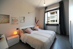 1 quarto, Wi-Fi de cortesia, roupa de cama