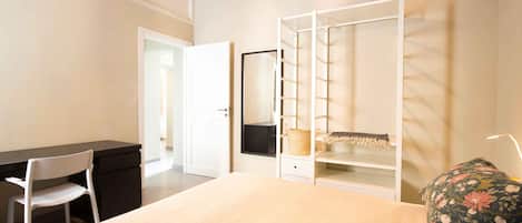 2 habitaciones, tabla de planchar con plancha y wifi gratis