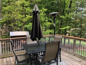 Outdoor dining - Bungalow on the Bayou - Cottage on Big Star Lake (Baldwin)