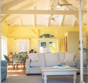 Bücher, Stereoanlage