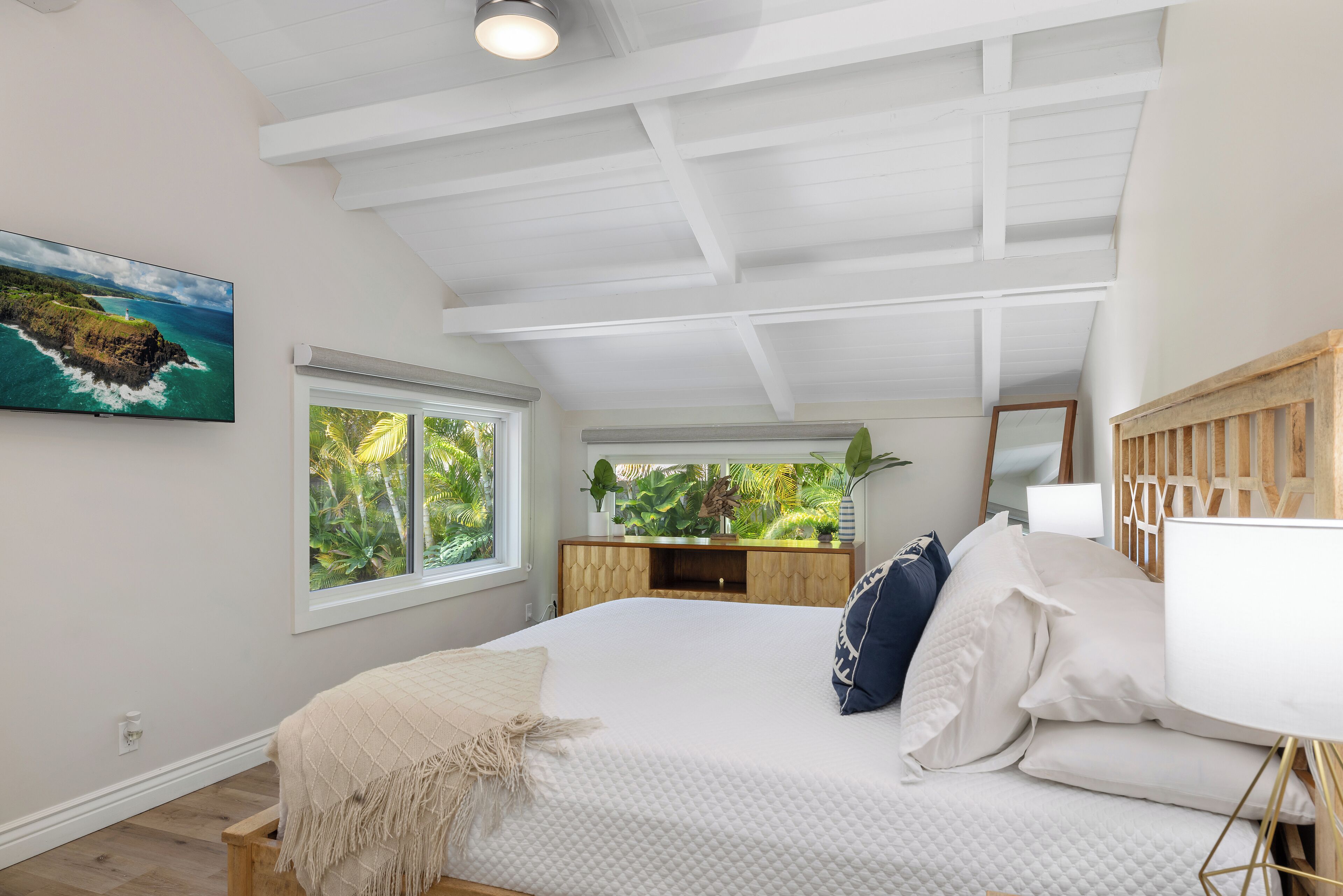 6 bedrooms, iron/ironing board, travel crib, free WiFi