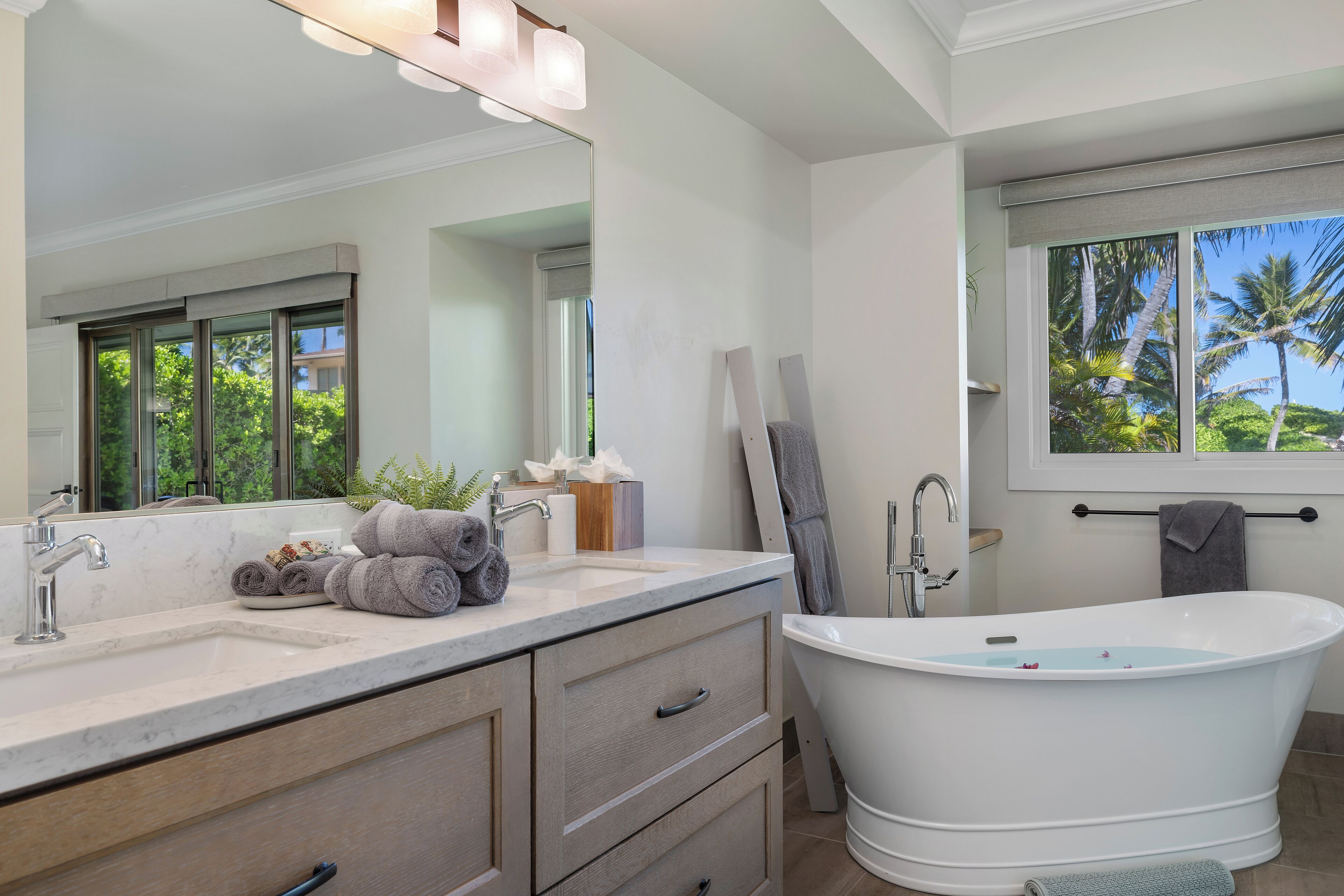 Bathtub, hair dryer, towels