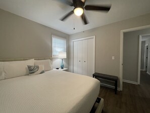 3 bedrooms, desk, iron/ironing board, travel cot