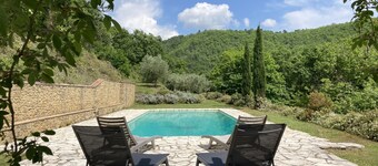 Chianti Villa with pool far reaching views towards the sunset in woods&vineyards