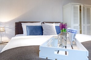 1 bedroom, iron/ironing board, free WiFi, bed sheets - large modern beach house style apartment (Sylt)