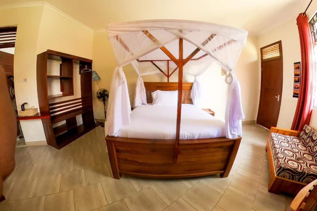 Standard Single Room | WiFi (free), bed sheets