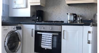 Perfectly placed 3 bed home in a peaceful close