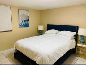 2 bedrooms, in-room safe, desk, iron/ironing board