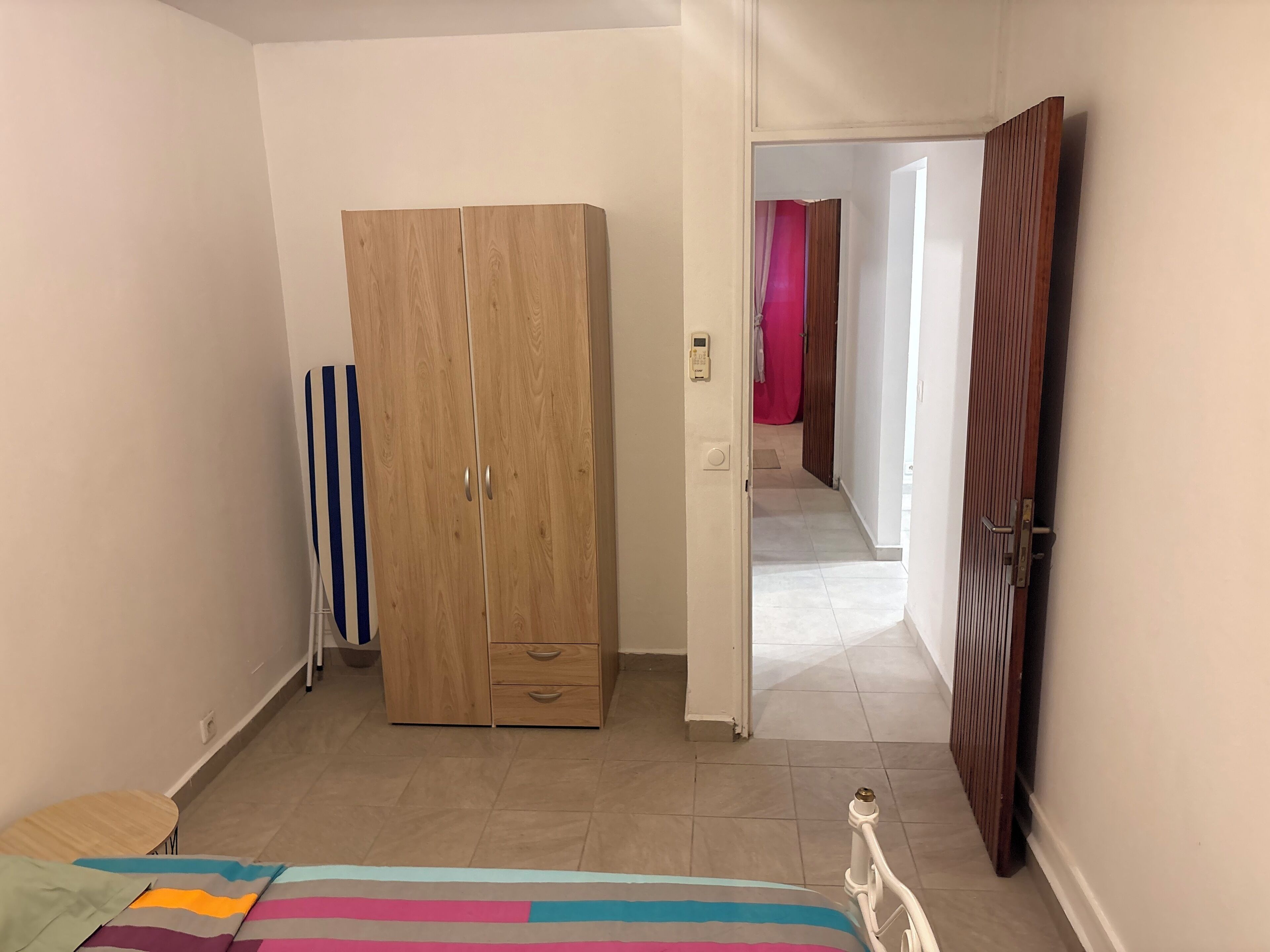 2 bedrooms, iron/ironing board, bed sheets