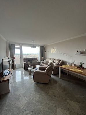 Smart TV, fireplace, video games, DVD player - Modern luxury apartment, 5 minutes' walk from the beach (Timmendorfer Strand)