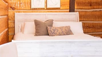 4 sovrum, internet och sÀngklÀder